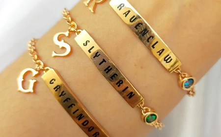 7. Gelang Emas Harry Potter